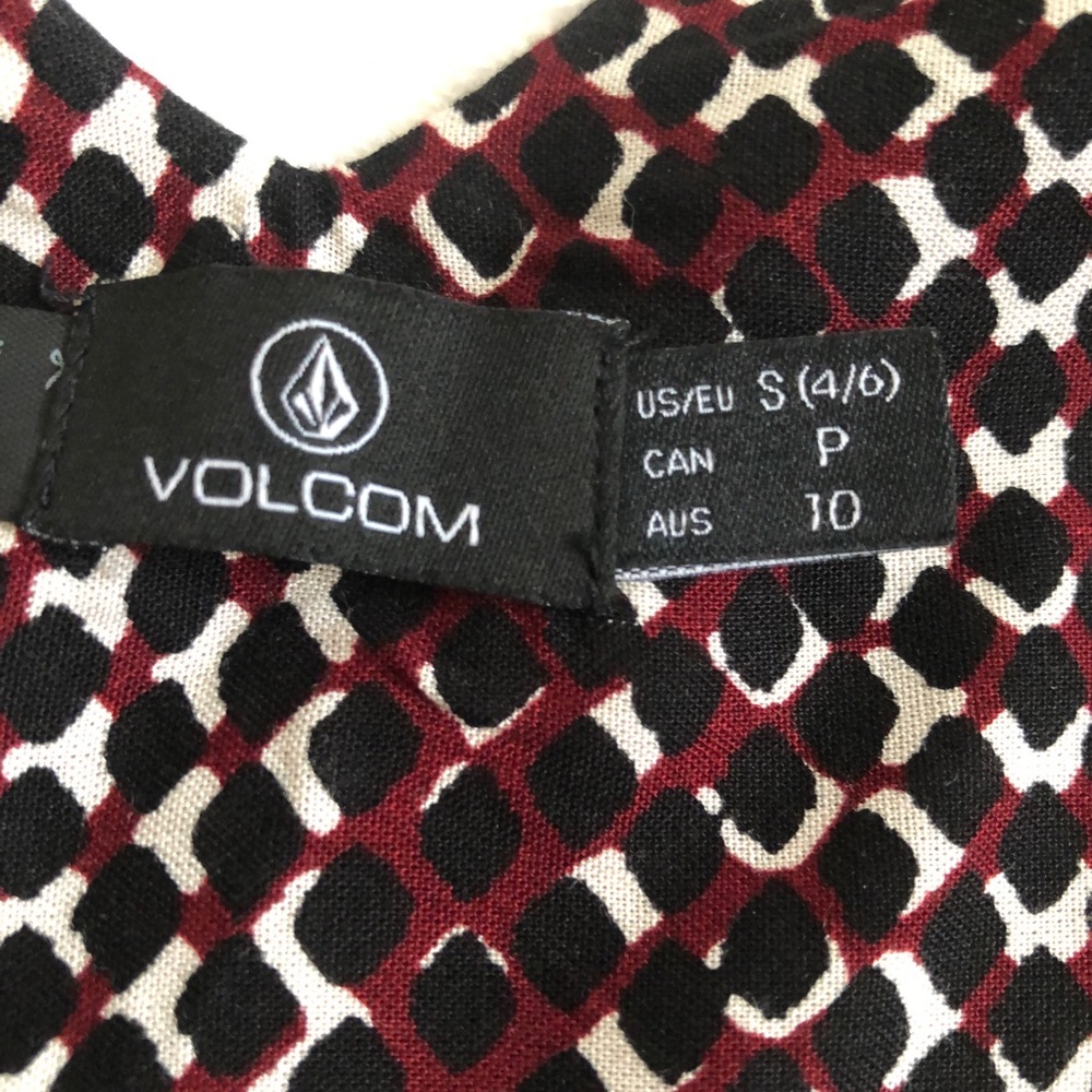 Volcom Patterned V-Neck Sleeveless Midi Dress - Picture 8 of 9